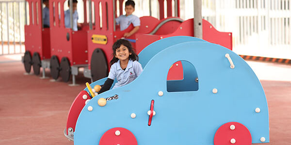4 Benefits of Outdoor Play for Children in Dubai